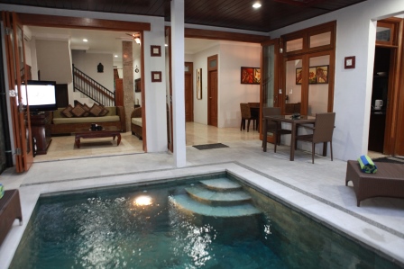 Bali Holiday Villas Kuta - Beautifully Presented Private 3 to 4 Bedrooms
