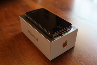 Offer : Apple Iphone 4 BlackBerry Torch & Nokia N8