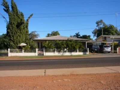 FANTASTIC 4 BEDROOM HOME - MT ISA