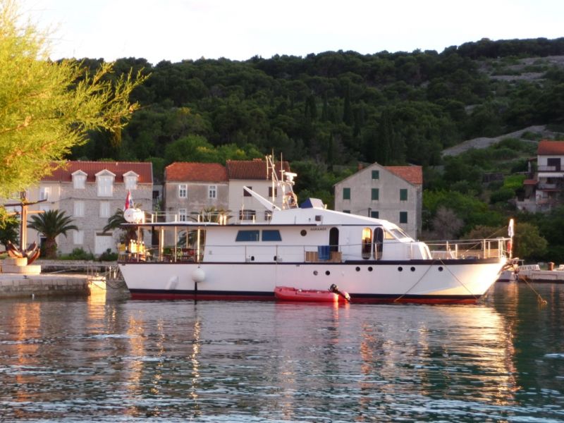 Yacht equipped for trips and diving tourism!