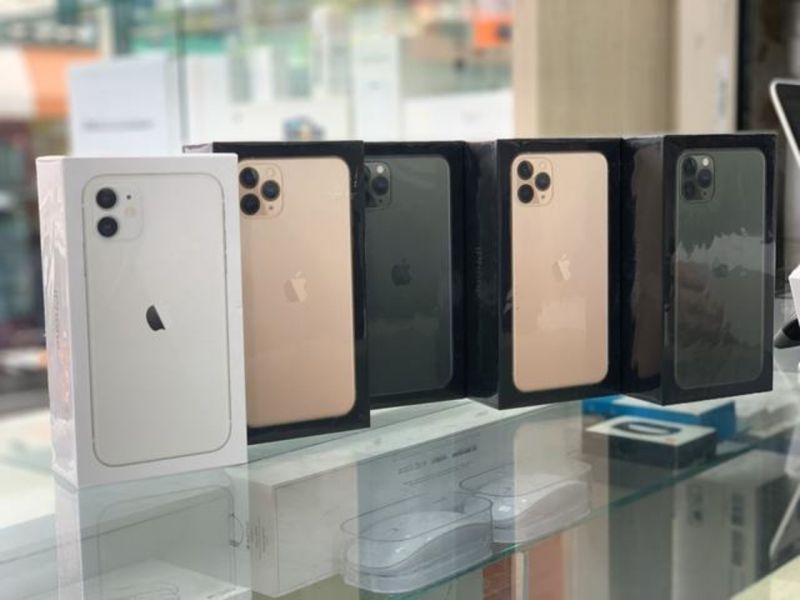 Unlocked Apple iPhone 11 Pro Max , Buy 2 get 1 free