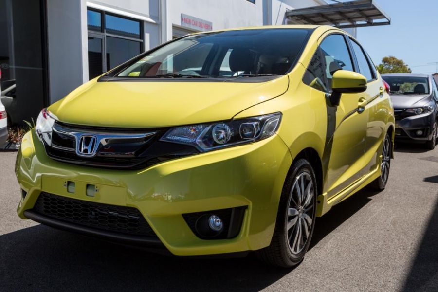 Buy Honda Jazz VTi-S 2015 car in yellow colour online at Keema Cars