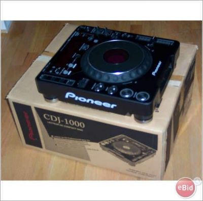 New 2x Pioneer CDJ-1000 MK3 CD Players & 1x DJM-800 Mixer + HDJ 2000 HEADPHONE at 1400 Euro