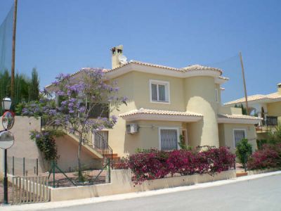HOLIDAYVILLA WITH PRIVATE POOL AT GOLFCOURSE IN SPAIN COSTA BLANCA FOR RENT 